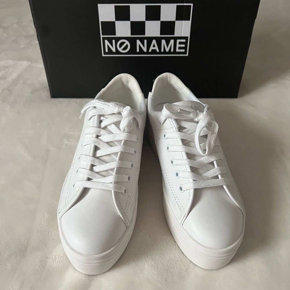 No name athletic shoes - Picture 2 of 5